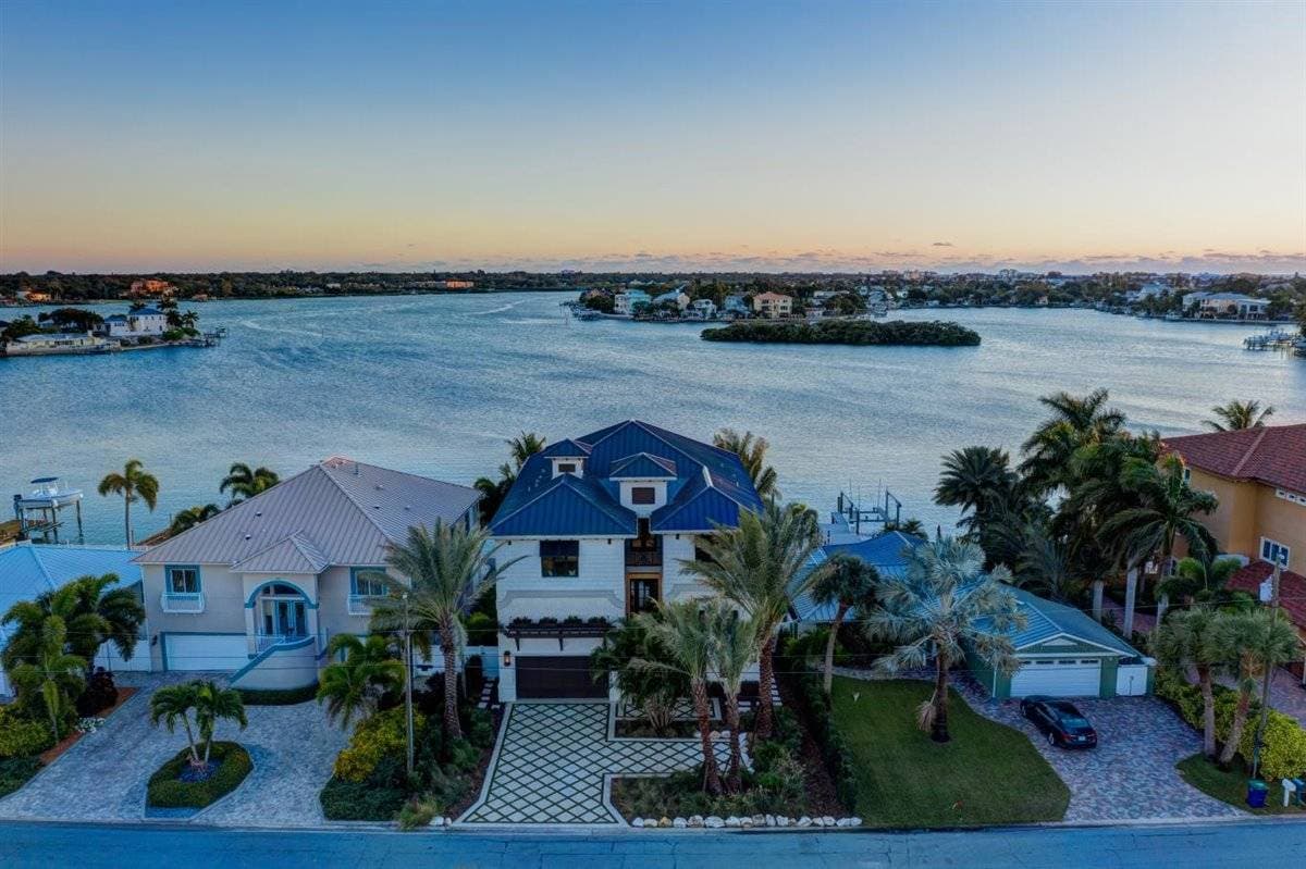 Bayside Paradise Mansion - Image 91