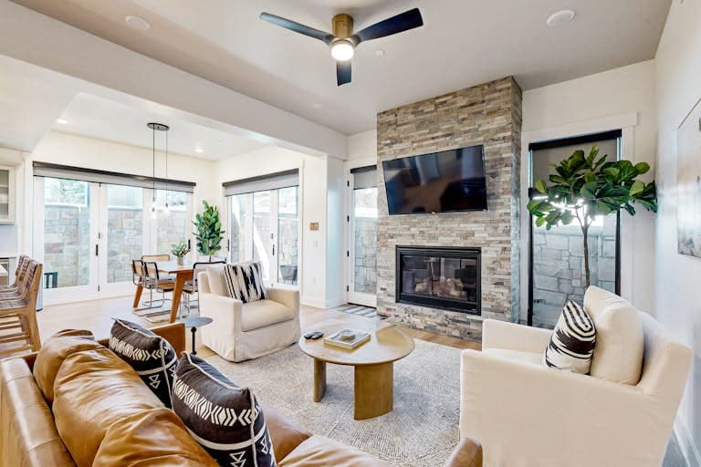 Designer Blackstone Condo - Image 1