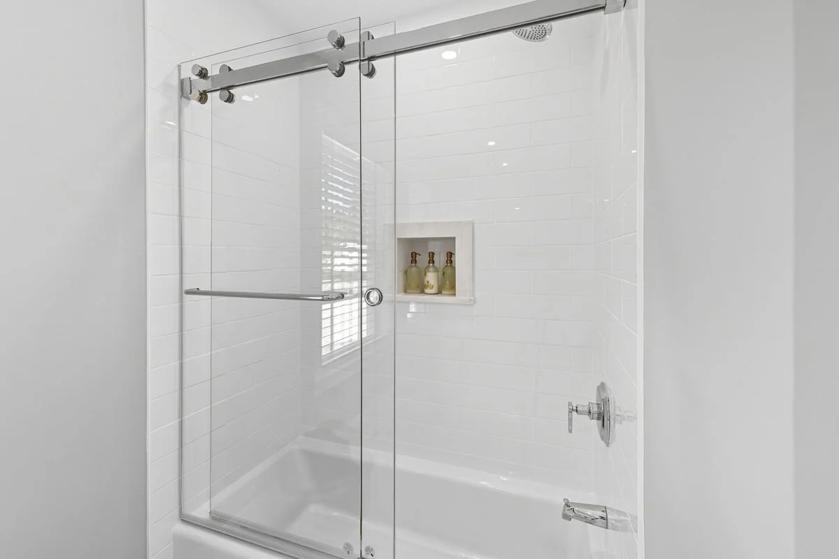 Three Buoys - Image 12