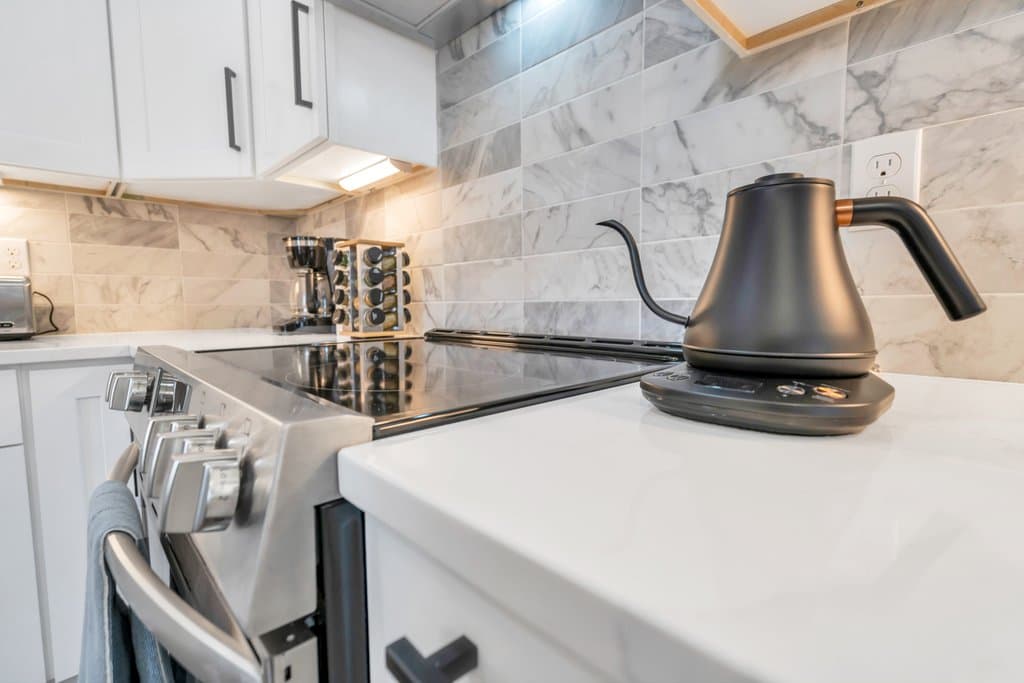 Modern Mid-City Maison - Image 24