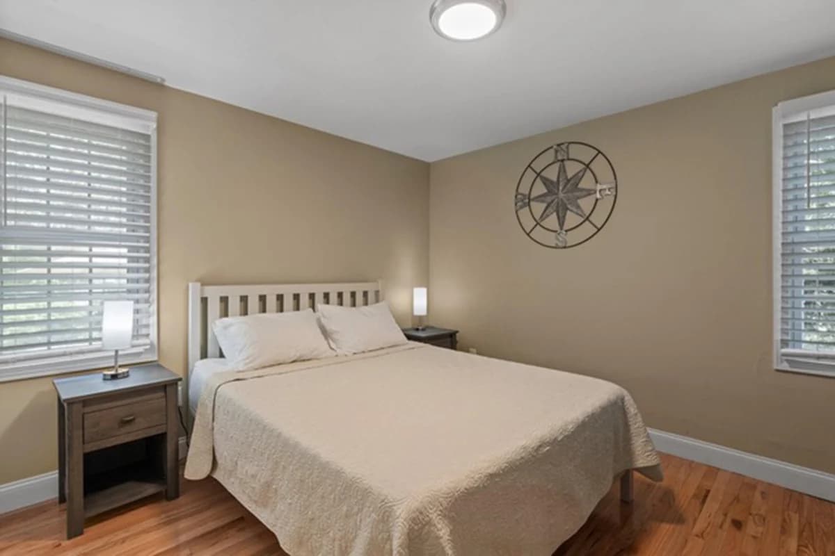 Shore House - Image 12