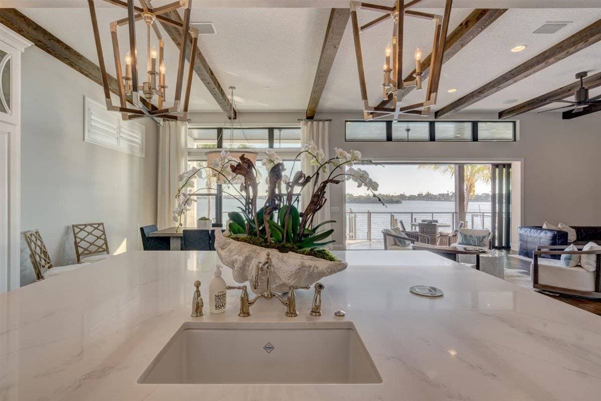 Bayside Paradise Mansion - Image 21