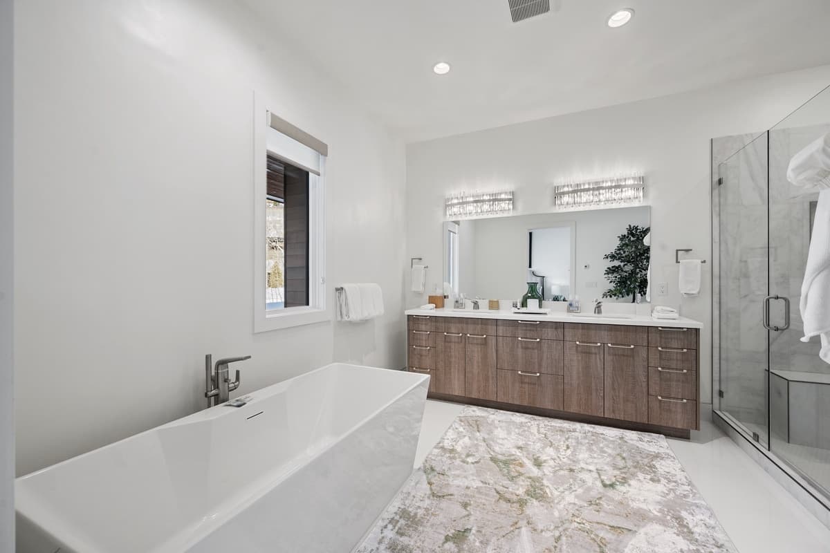 Quicksilver Haus - Image 64