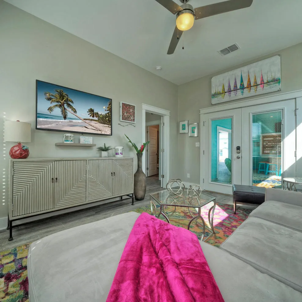 Bourbon Breeze - Image 21