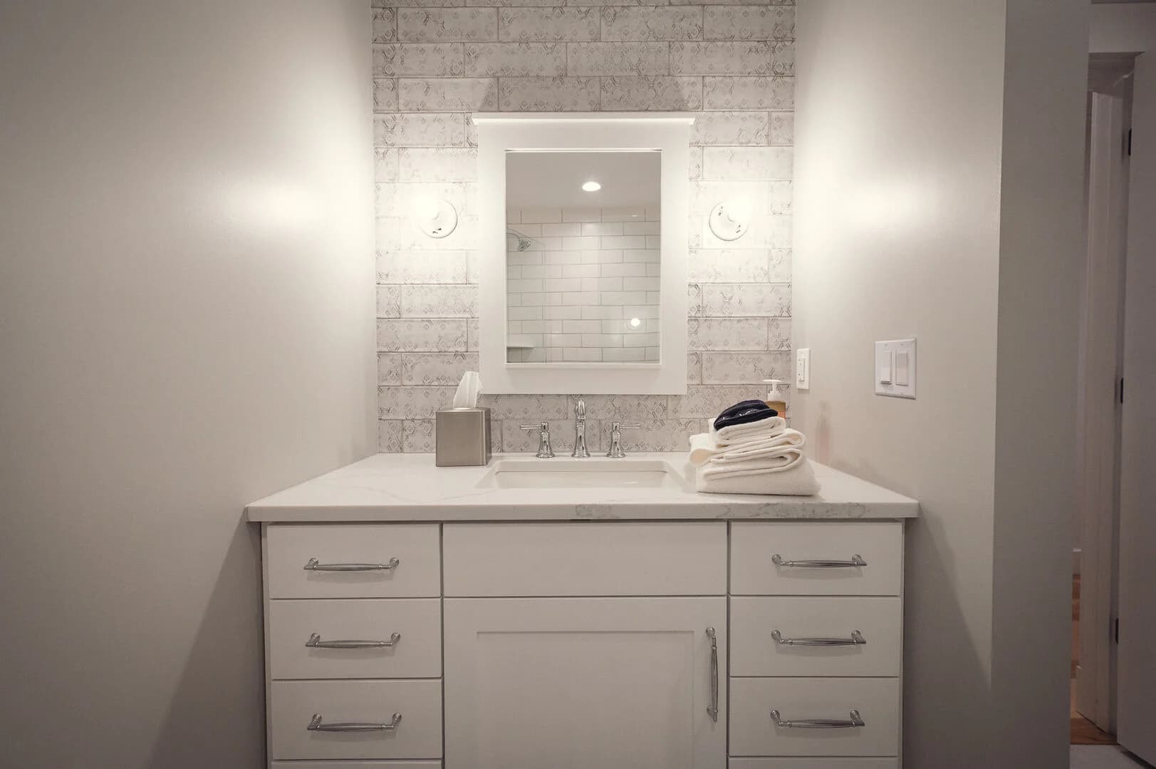 Ann Riley Farmhouse - Image 32