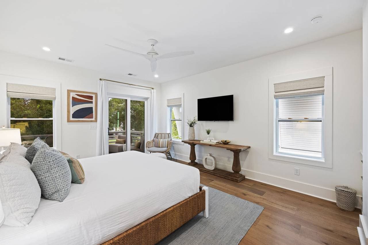 Yacht Harbor #10 - Image 22