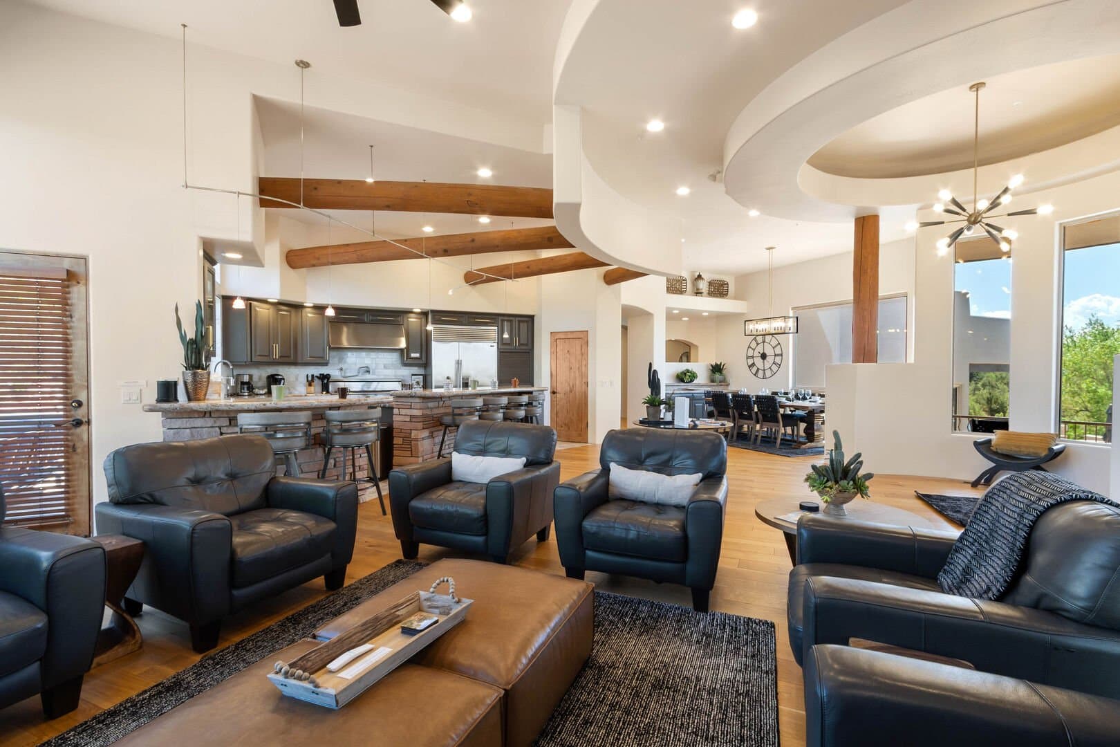 West Chateau - Image 4