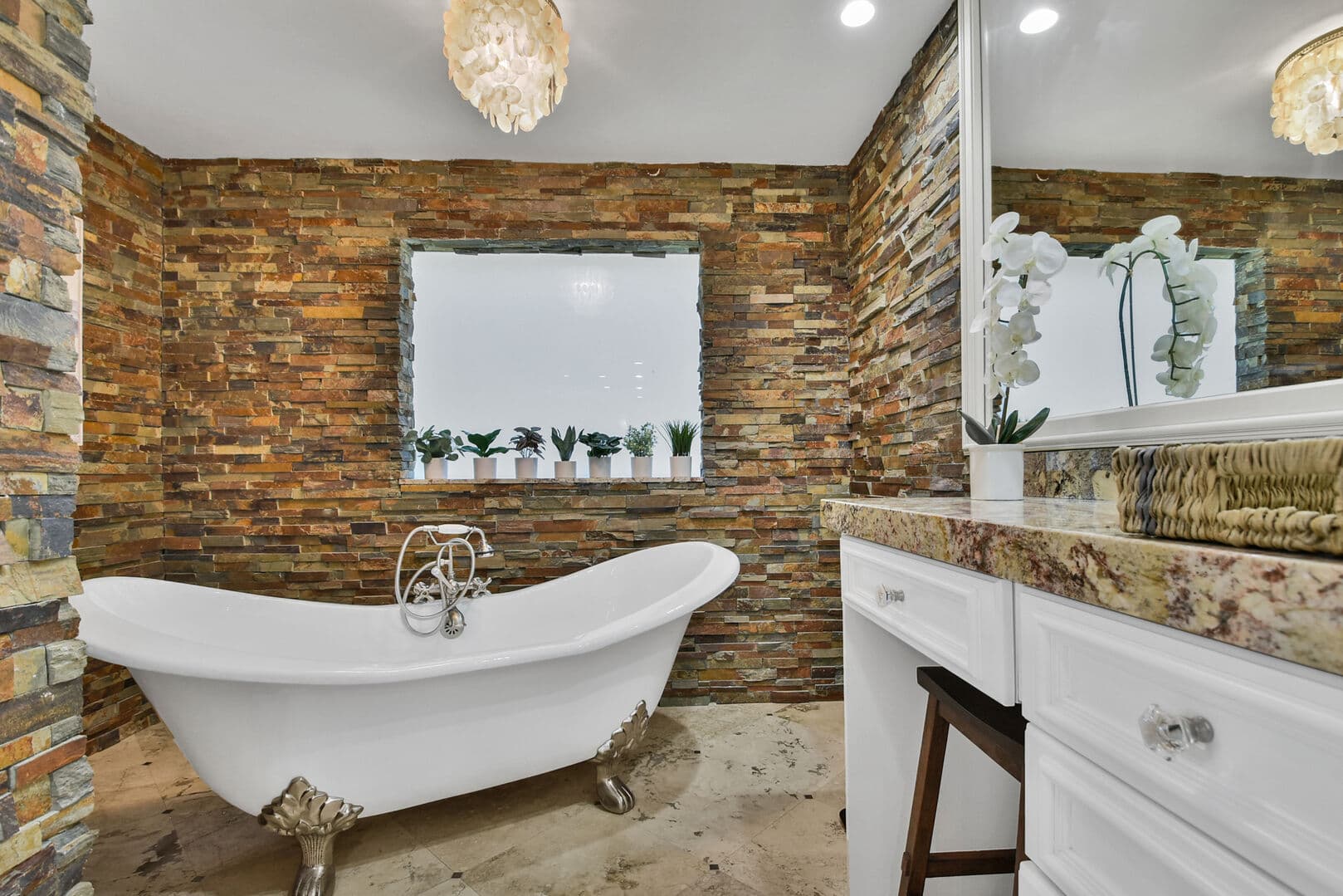 Lake Wyman House - Image 13