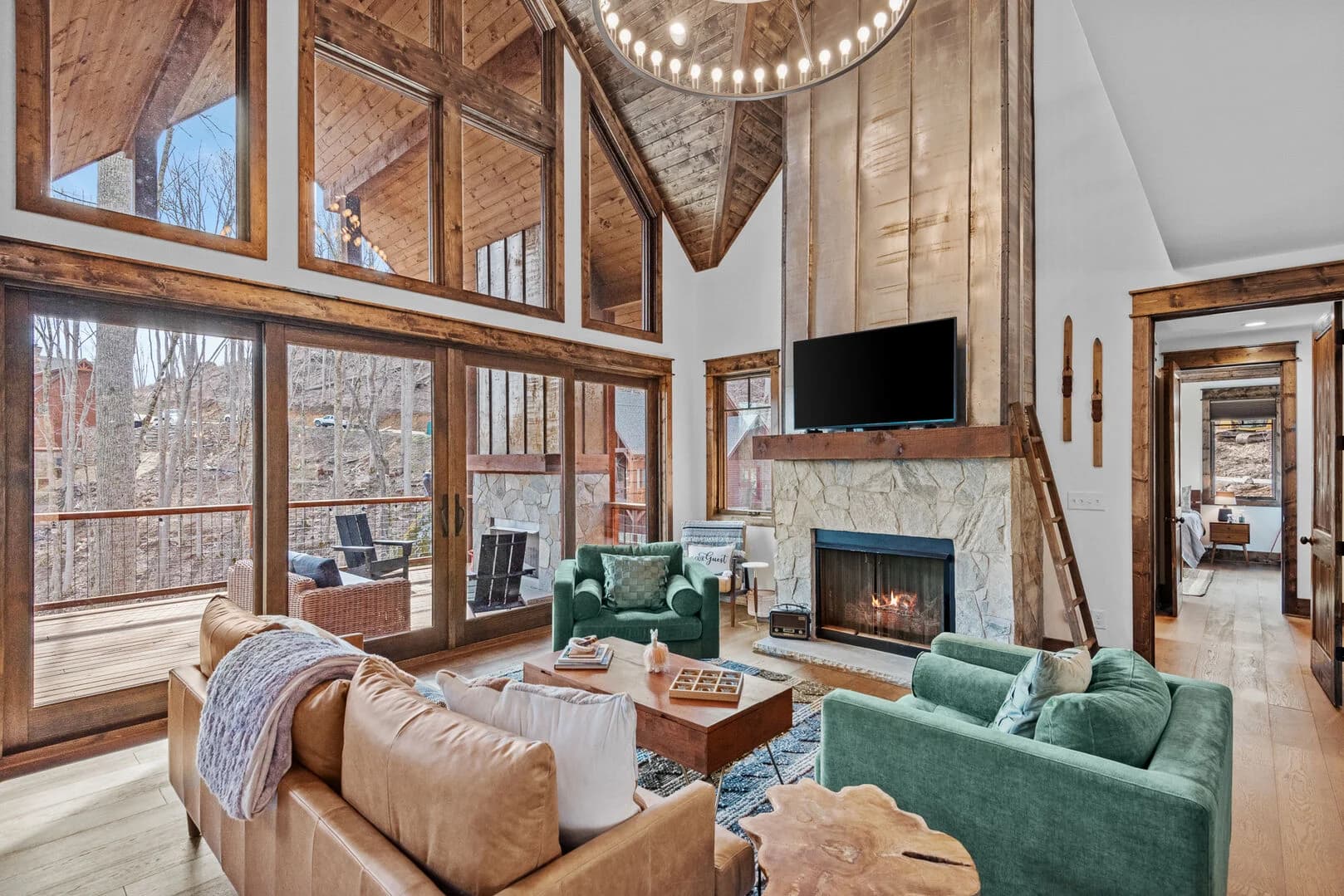 Llama Creek Cabin at Eagles Nest - Image 2