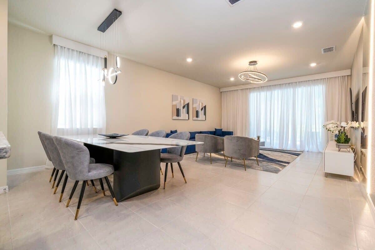 Windsor Island #4458 - Image 7