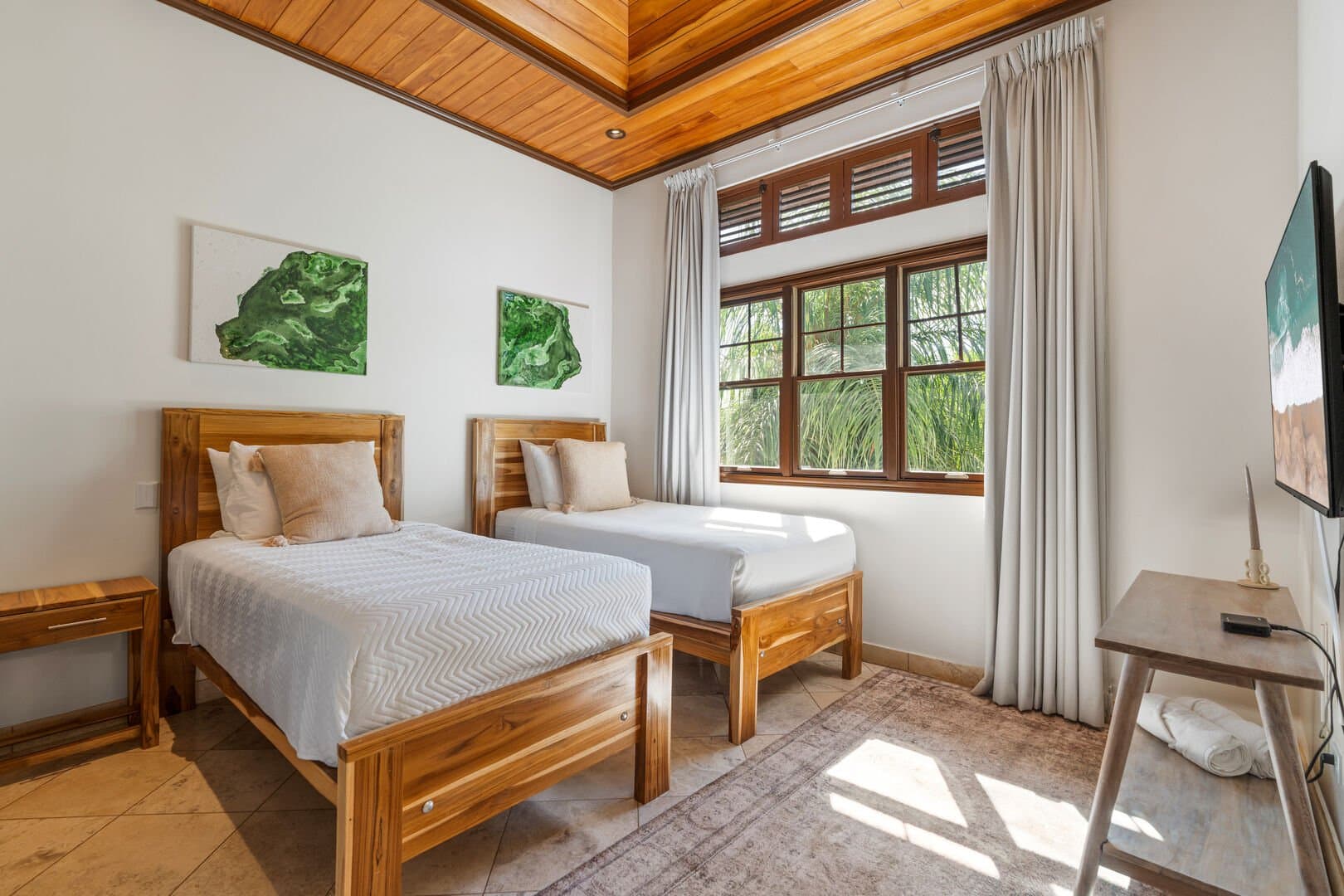 Ibis Condo #10 - Image 9