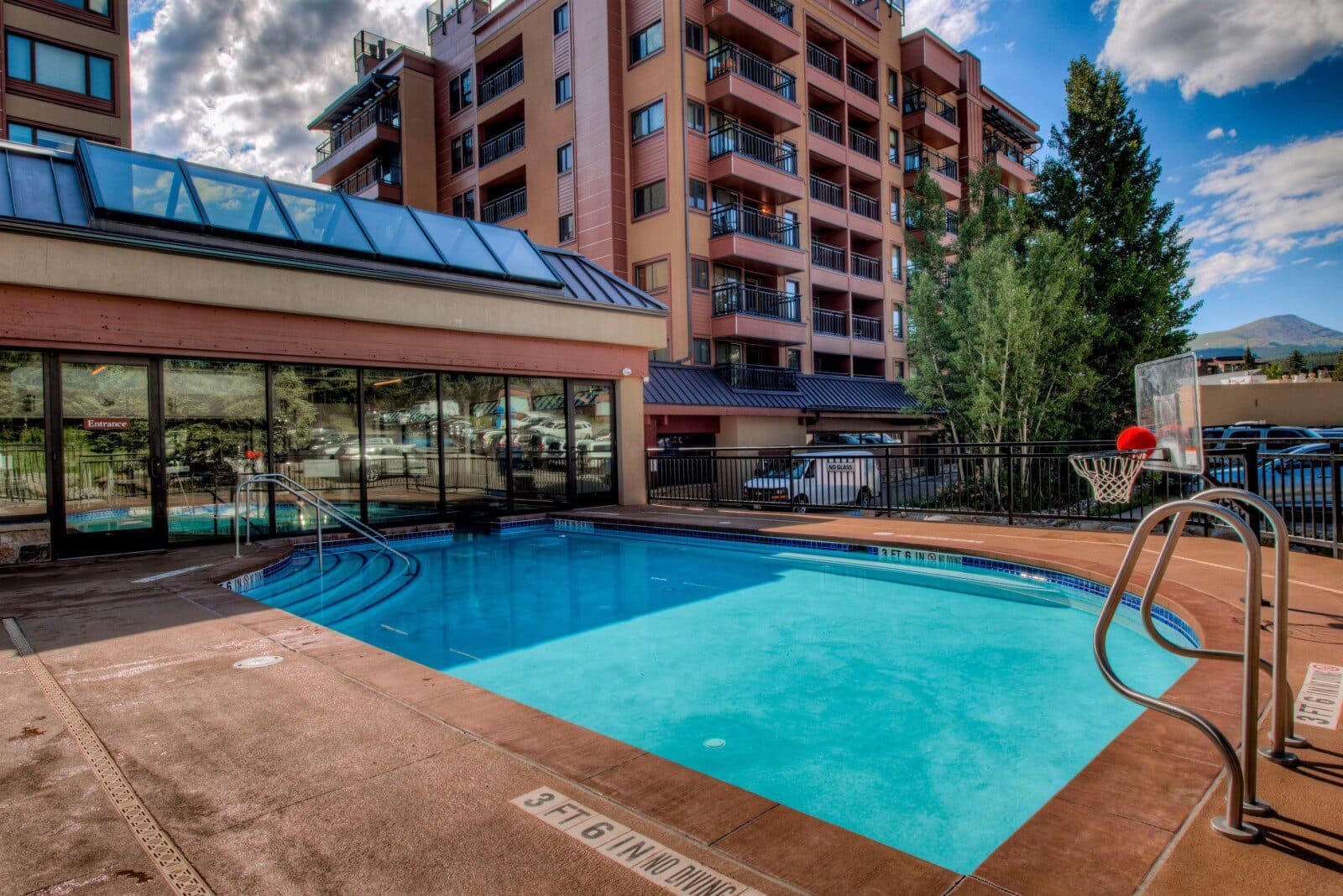 Lavish Condo - Image 24