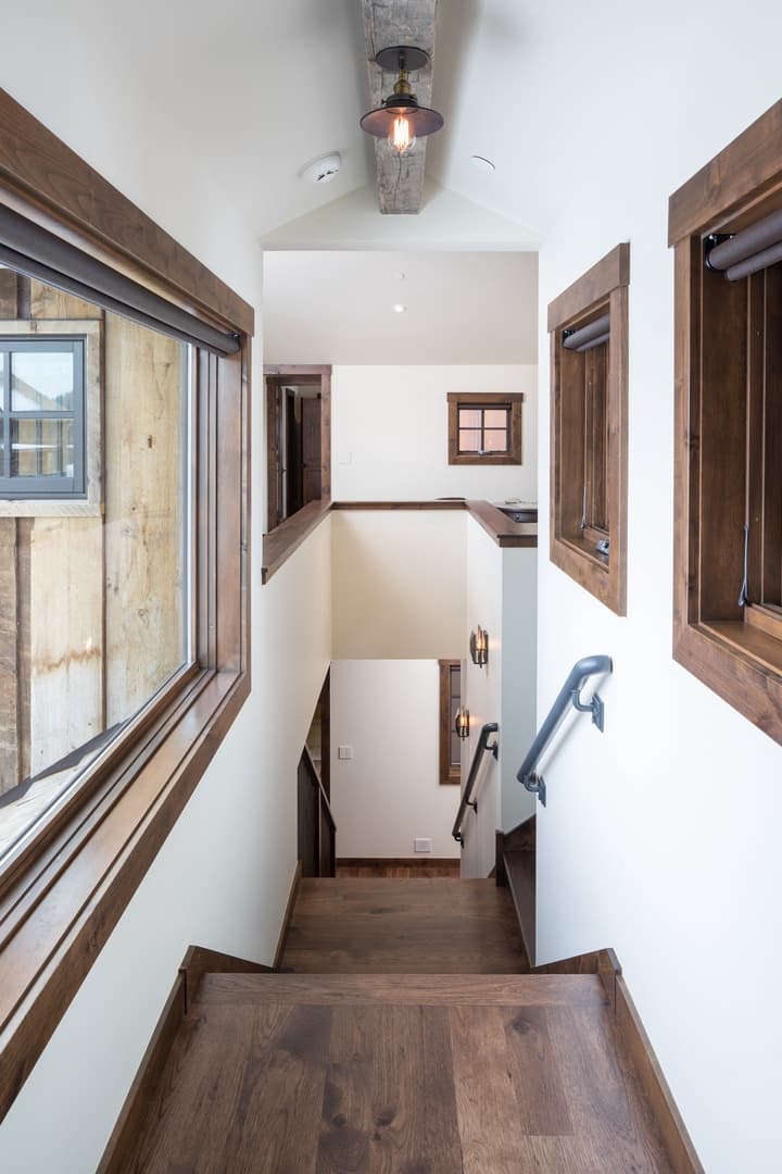 Mountain Vista - Image 10