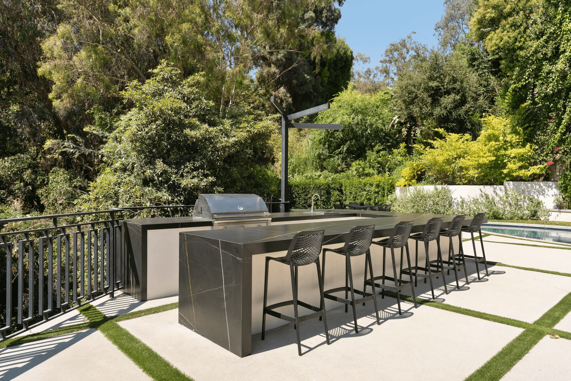 Noble Crest - Image 61