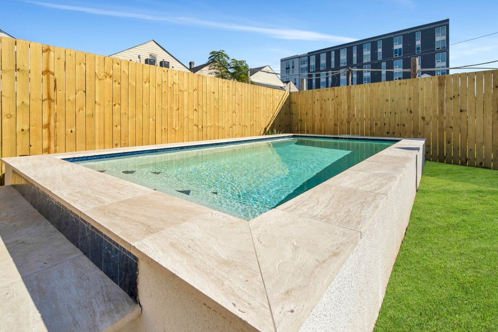 Exquisite Mid-City House - Image 24