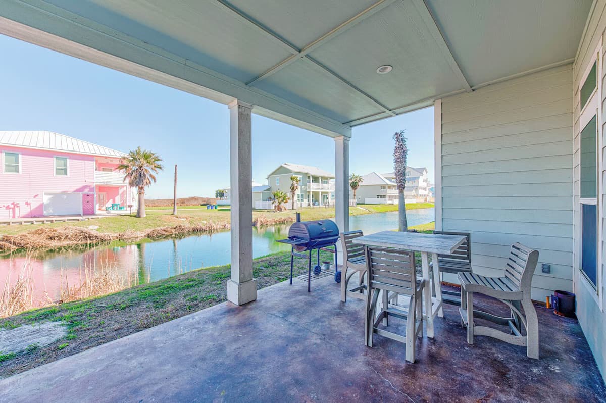 Postcard From Paradise - Image 34