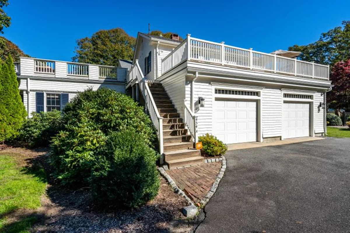 Center Of It All Estate - Image 43