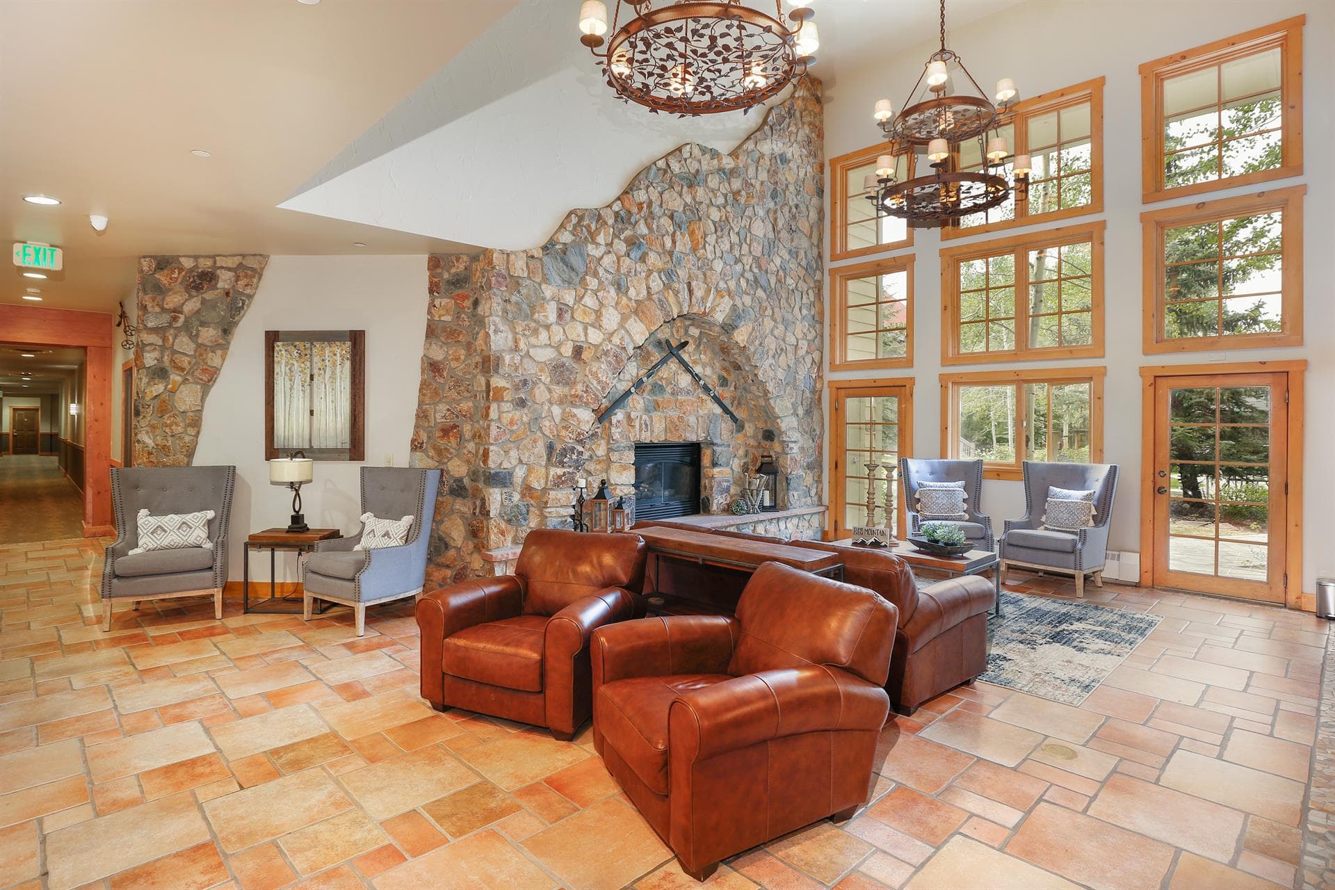 Expedition Station Residence - Image 24