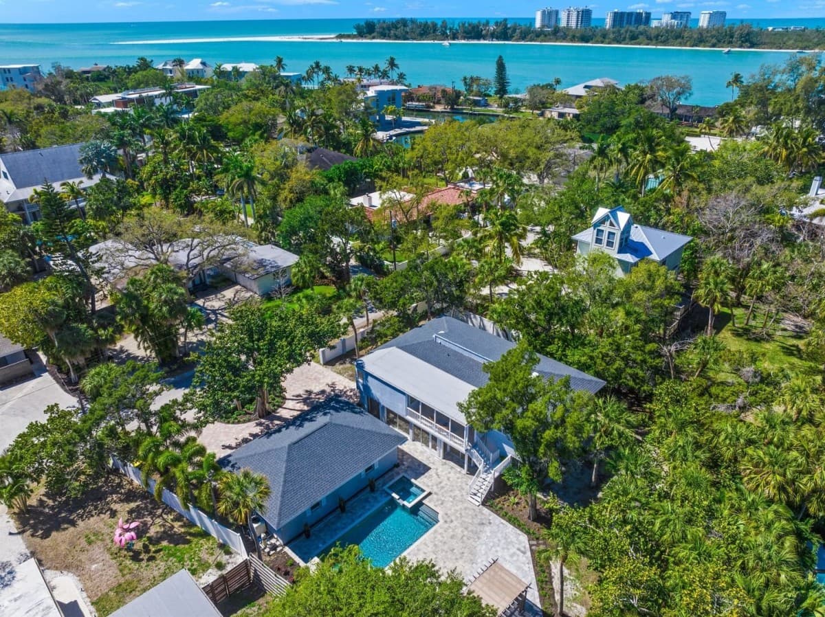 Shore Thing - Image 38