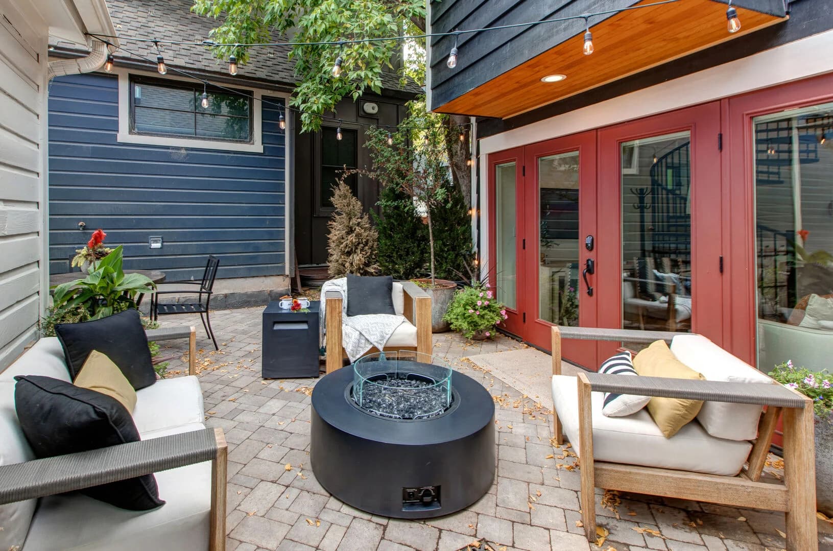 Alpine Minnie's - Image 20