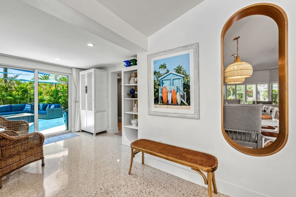 Beach Palm House - Image 30