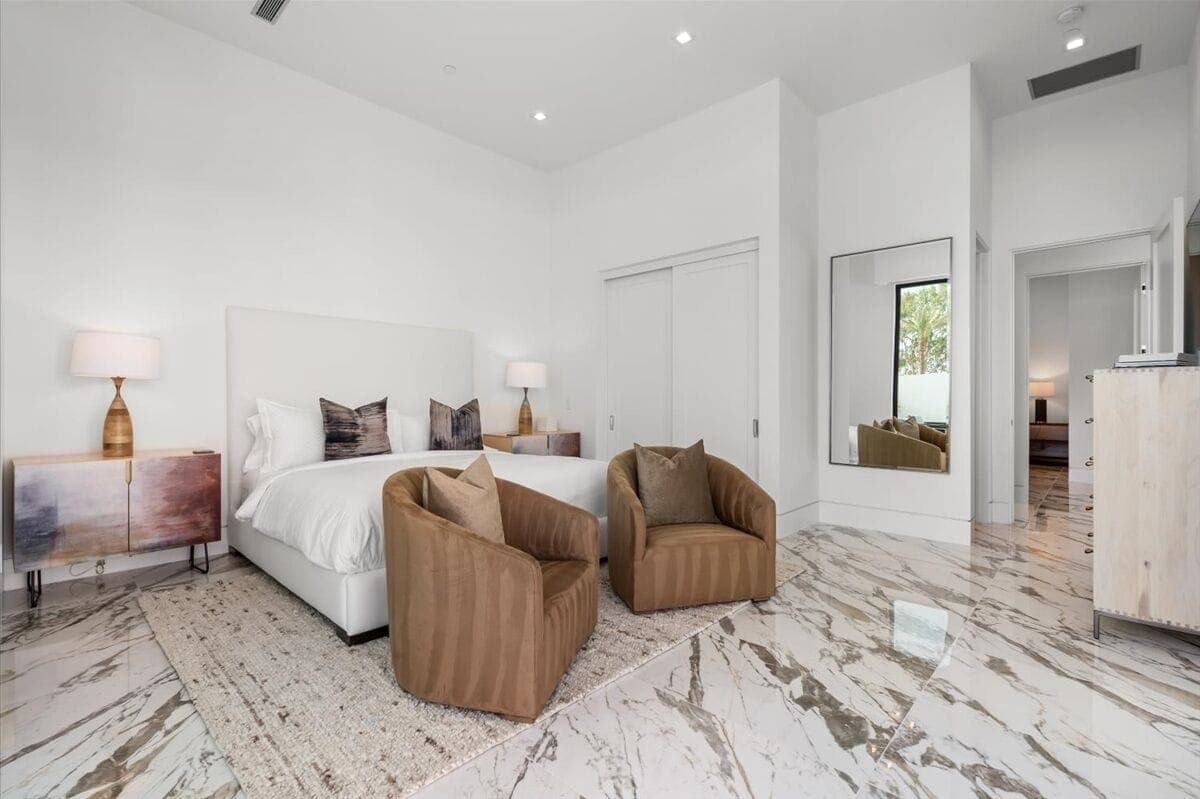 Bravo Villa #11 - Image 16