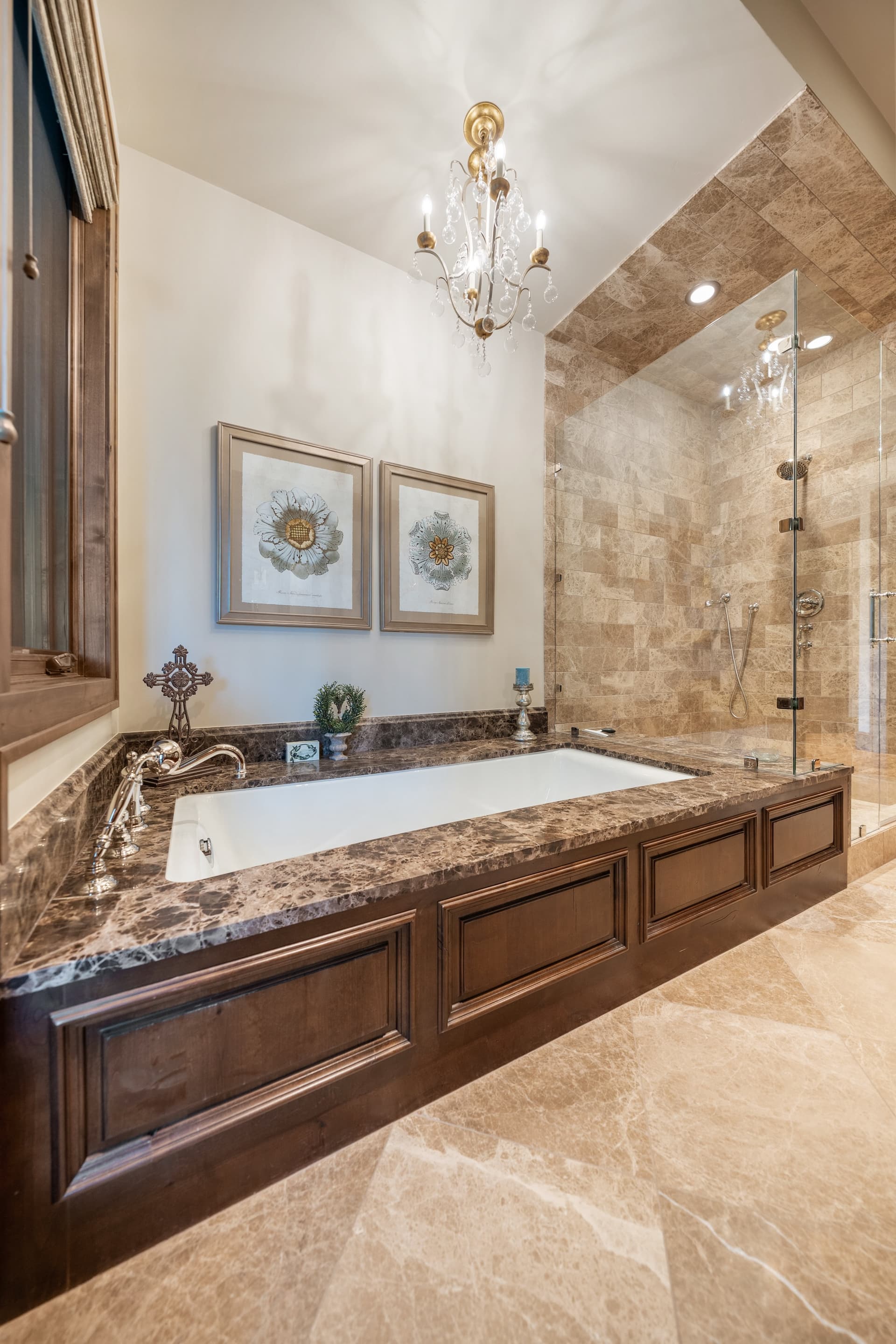 Last Best Chalet - Image 25