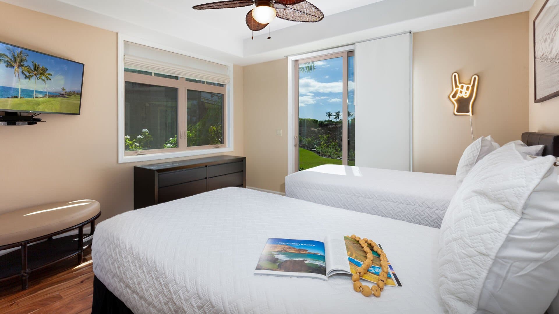 Hawaii Roma - Image 15