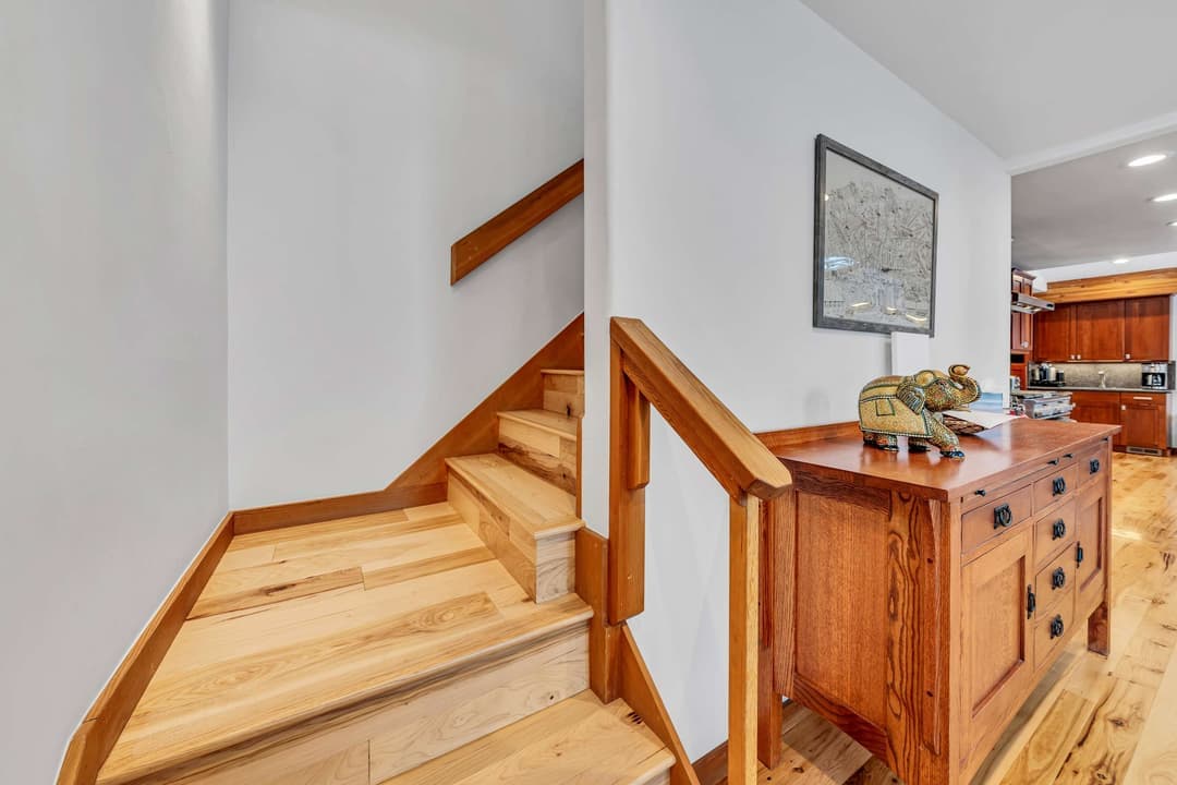 Stunning Mountain Gem - Image 13