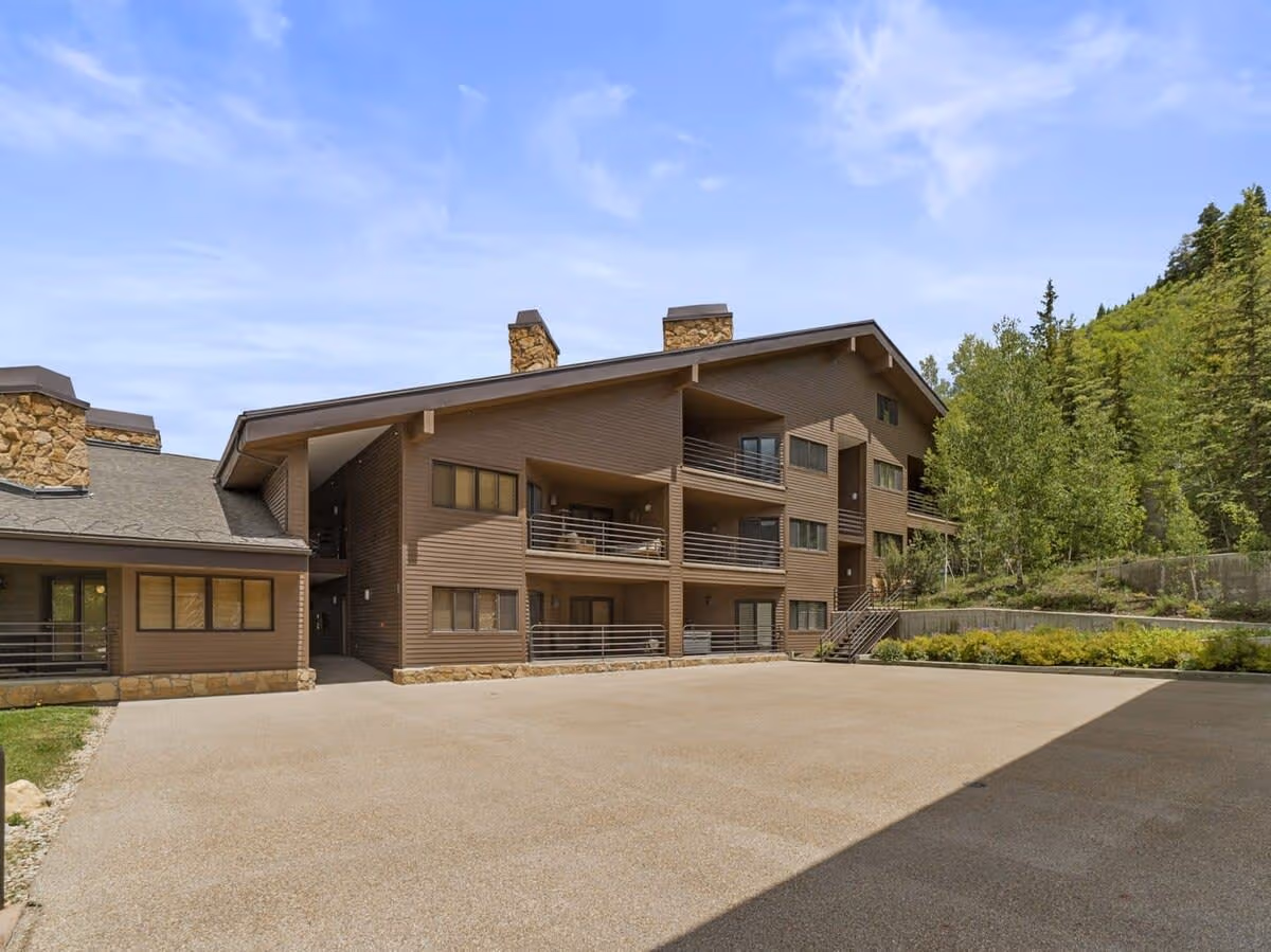 Leather and Timber - Image 20