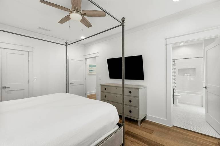 Mermaids Grotto - Image 15