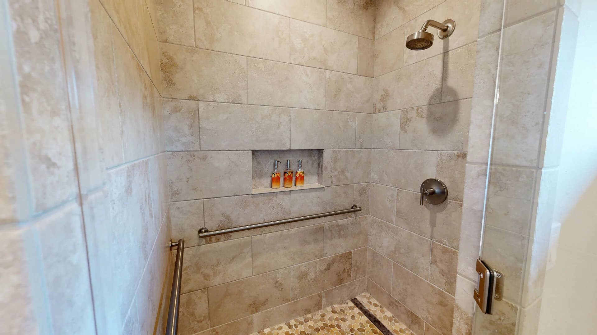 Peaceful Paradise - Image 12