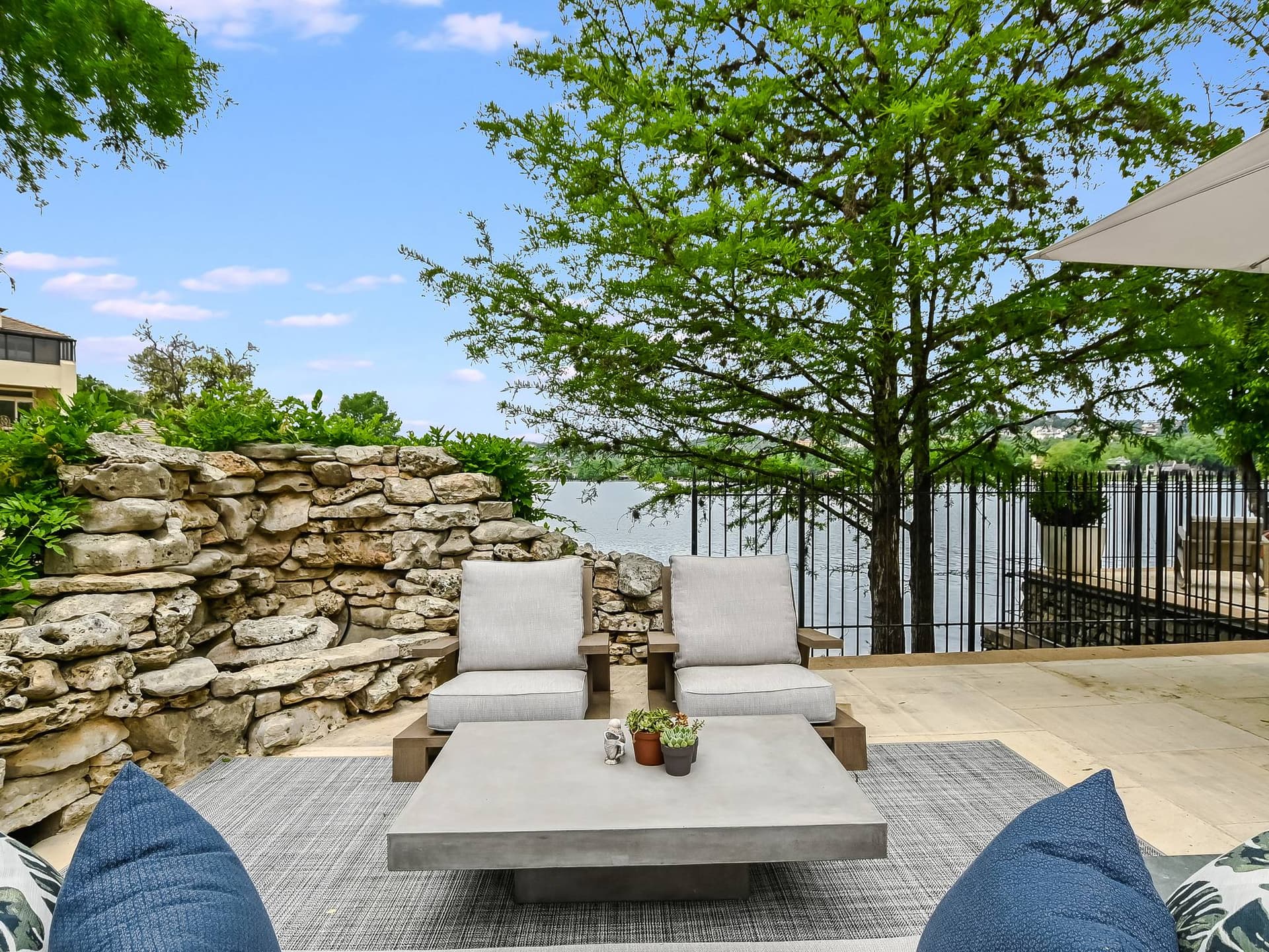 Manor on Lake Austin - Image 11