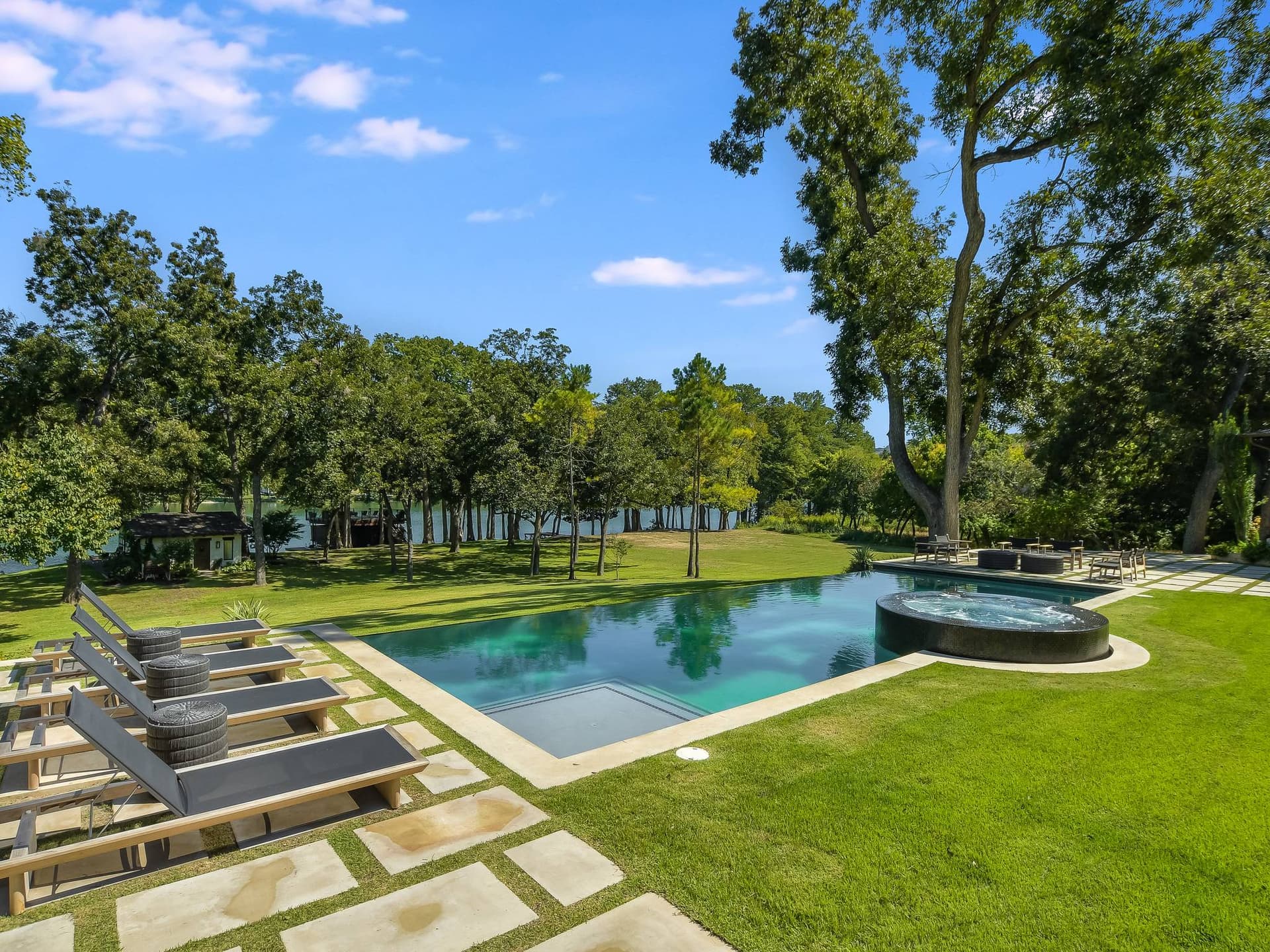 Sapphire on Lake Austin - Image 4