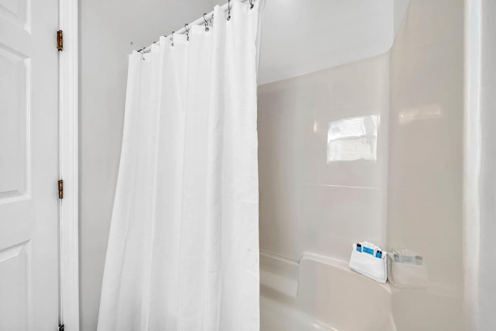 Fishers Vacation Home - Image 100