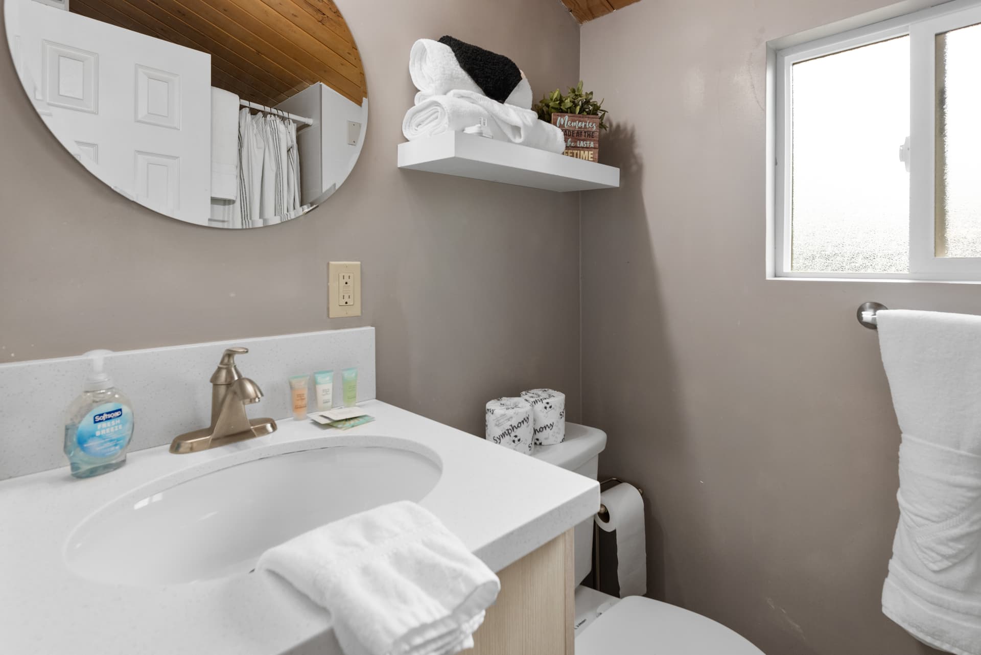 Five Pines - Image 15