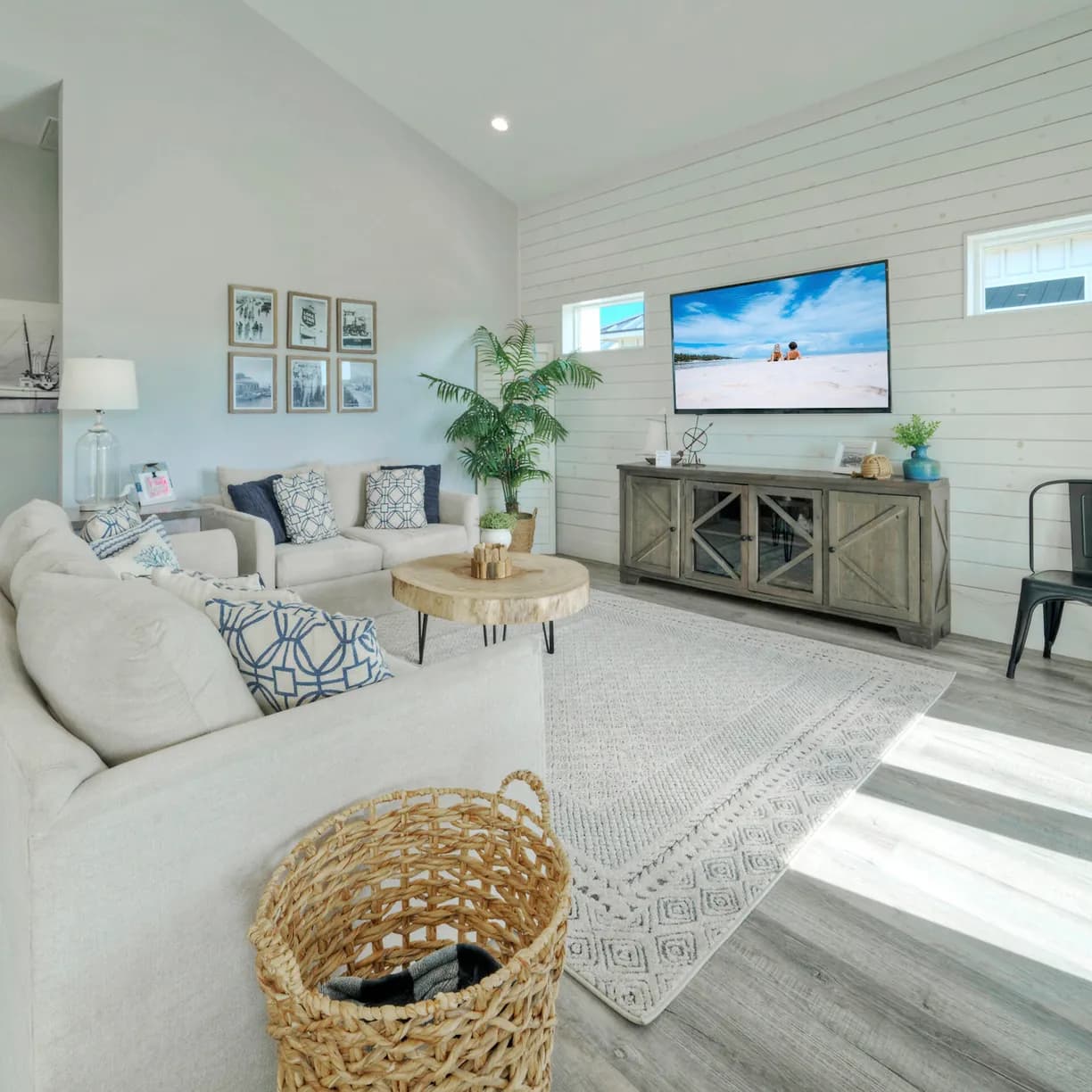 Wild Horse House - Image 4