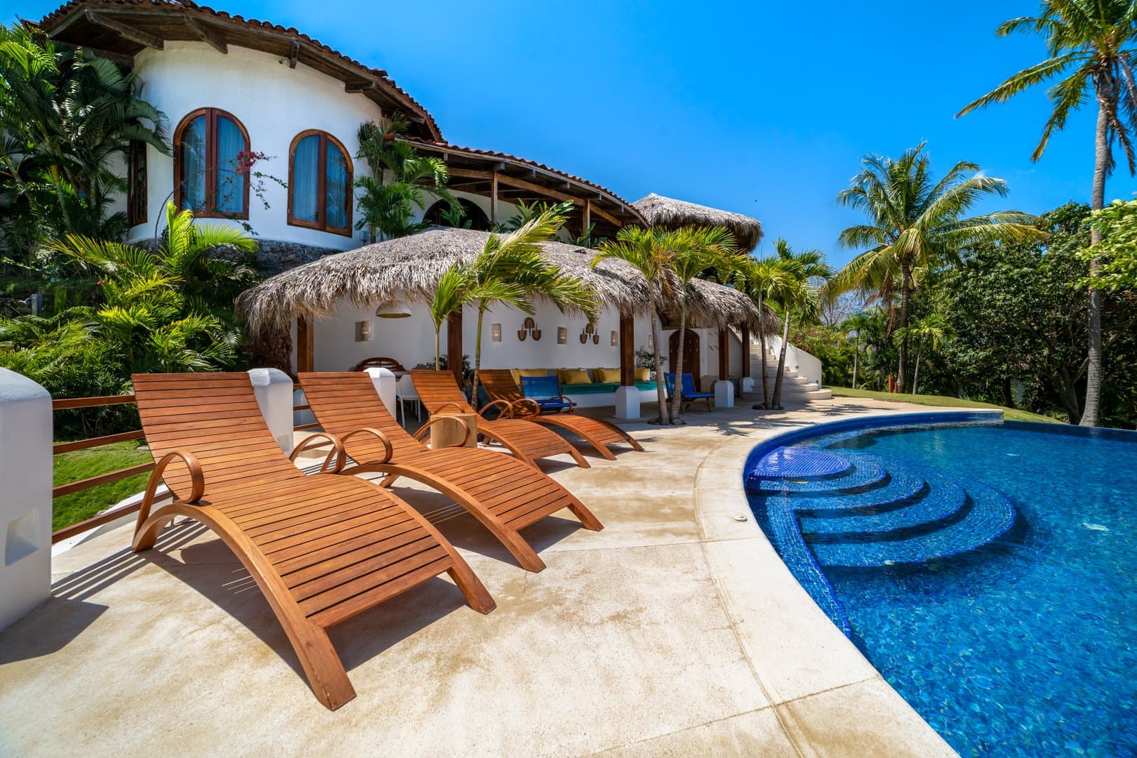 Flamingo Blu - Image 30