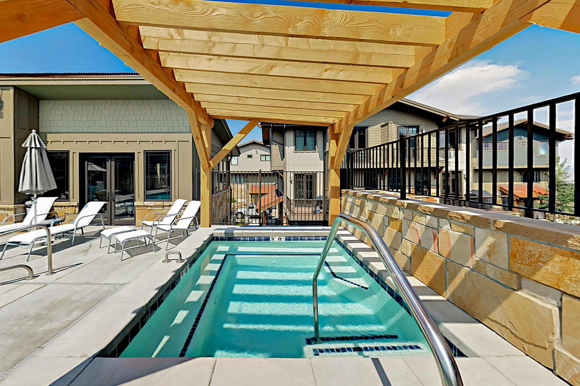 Blackstone Paradise Home - Image 24