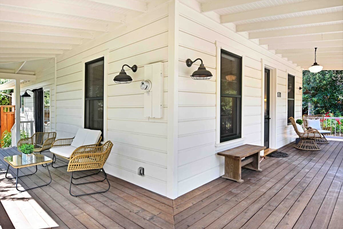 Newcomb Vineyard Escape - Image 18