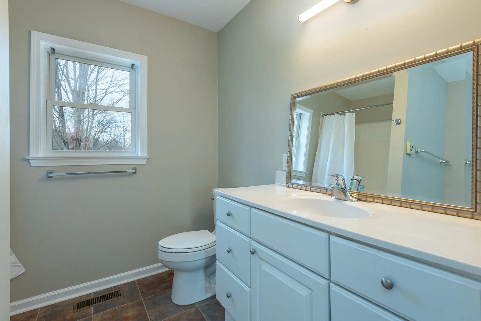 Creekside House - Image 23