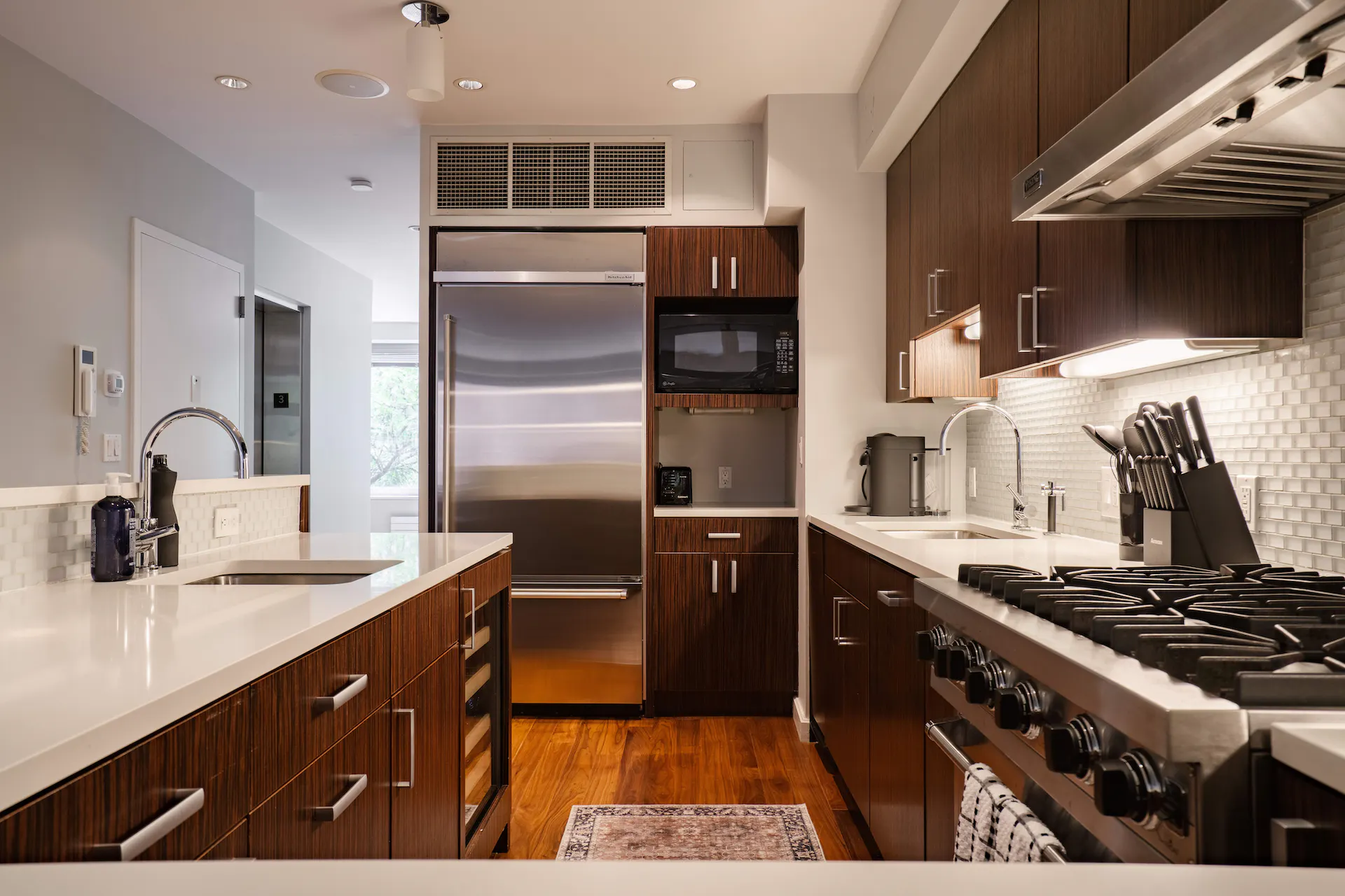 Gotham House II - Image 2