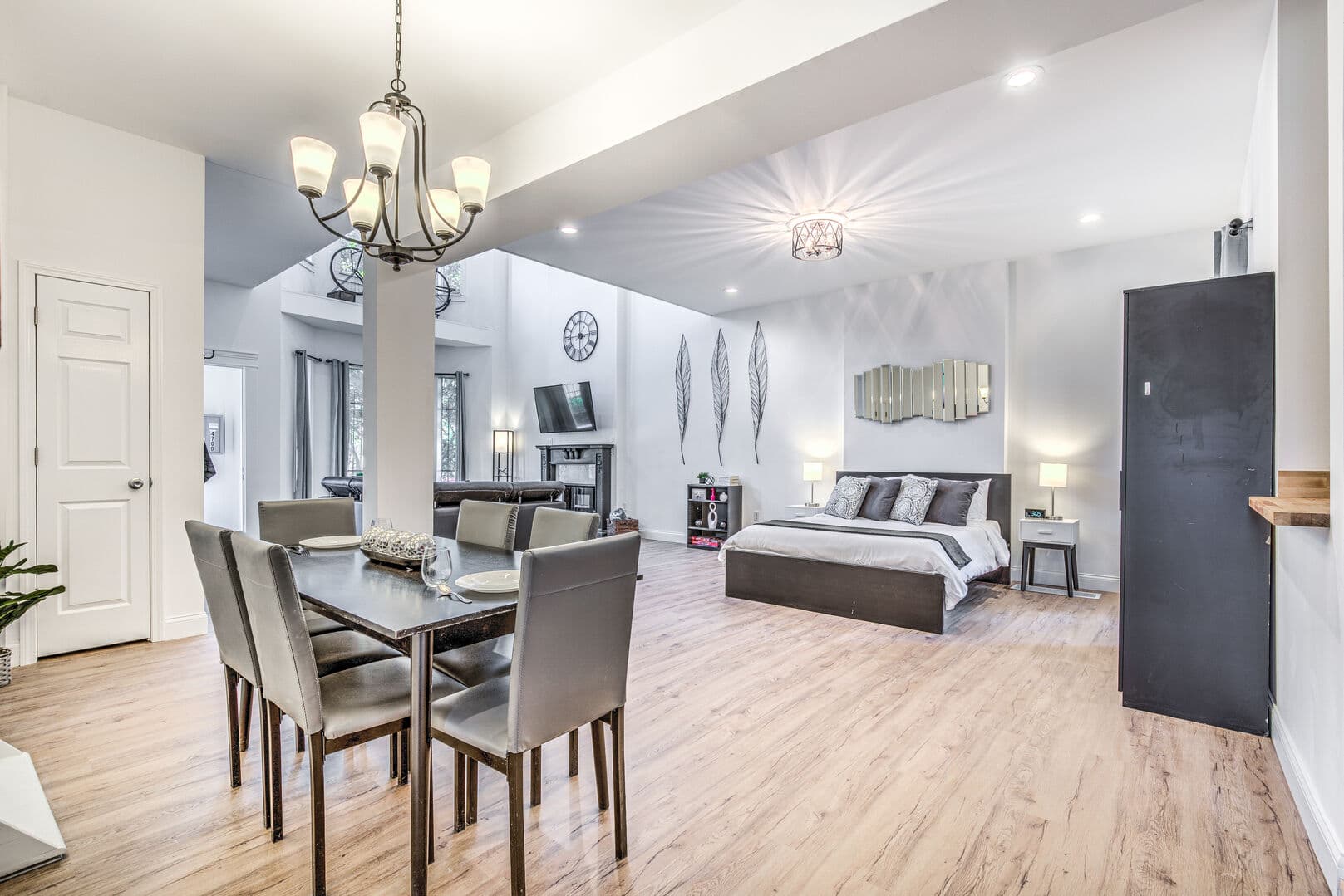 Lenox Comfort Corner - Image 10