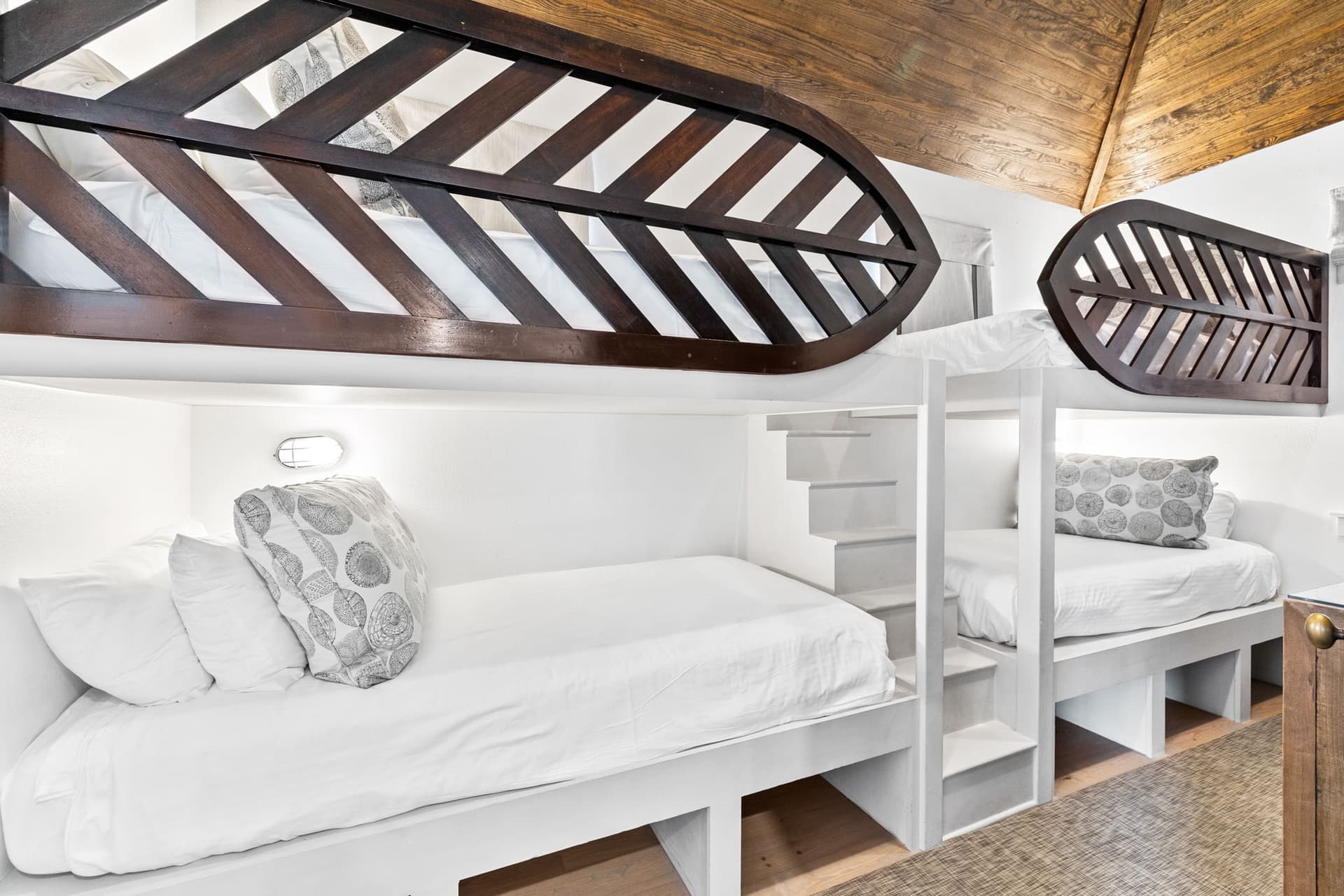 Abba Cottage & Carriage House - Image 30