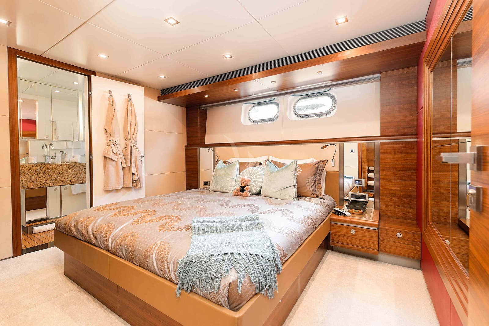 Sea Axis Yacht - Image 30