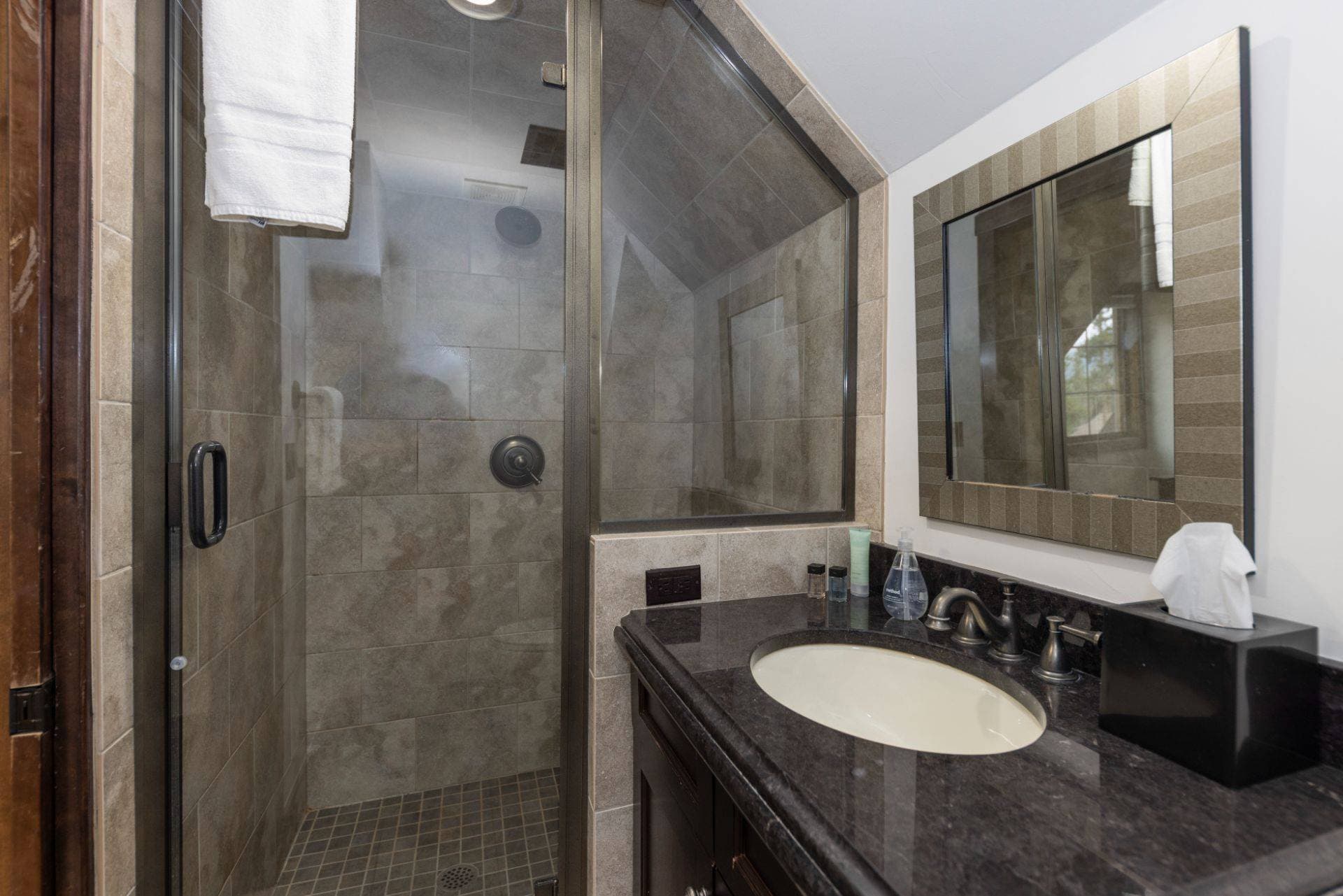 Estate at Baldy Ridge - Image 32