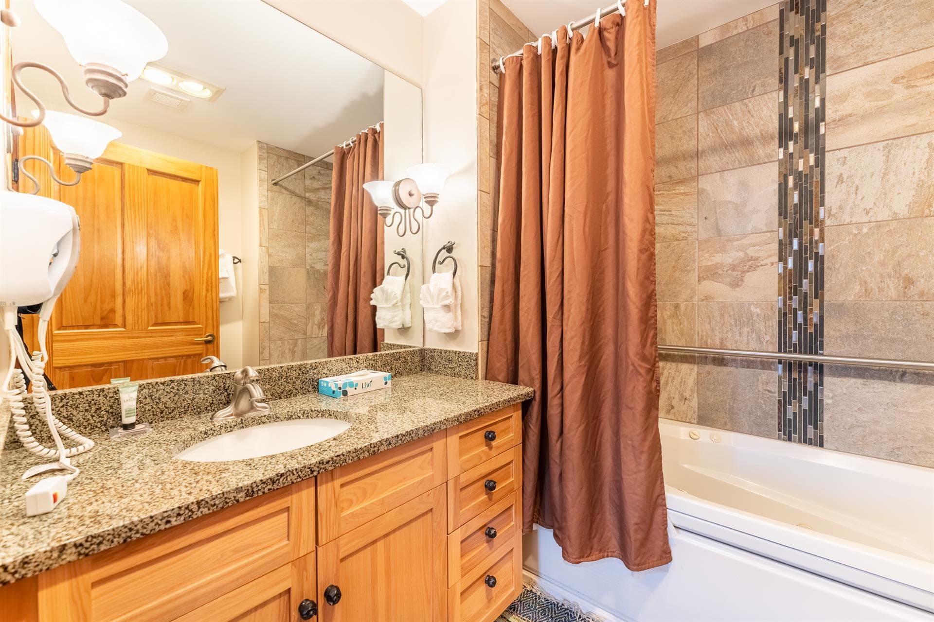 Peakview Penthouse Retreat - Image 21