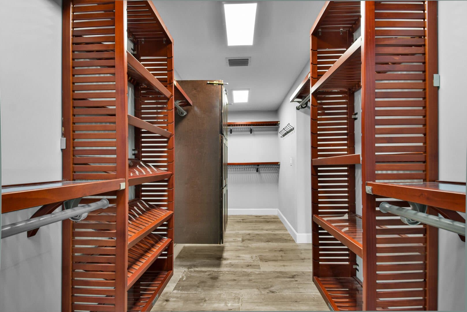 Knoll Ridge House - Image 21