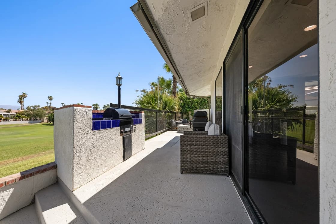 Edgy House - Image 16