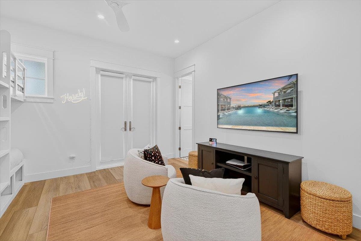 Sunny Shores - Image 46